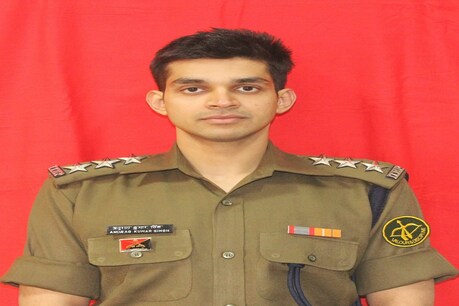 अनुराग कुमार सिंह, असिस्टेंट कमांडेंट (जीडी) फर्स्ट बार टू पी.एम.जी को वीरता के लिए पुलिस पदक सम्मान की घोषणा की गई है.