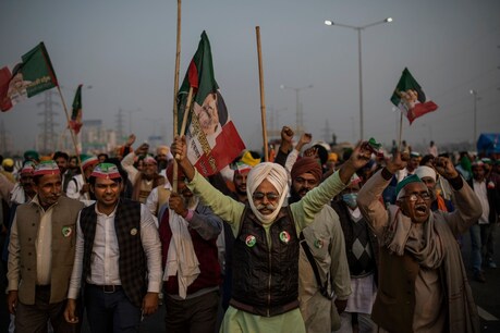किसान संगठनों के नेता रैली के लिए मार्ग और इंतजामों पर चर्चा करने के लिए शीर्ष अधिकारियों के साथ मुलाकात करेंगे. (फोटो: AP)