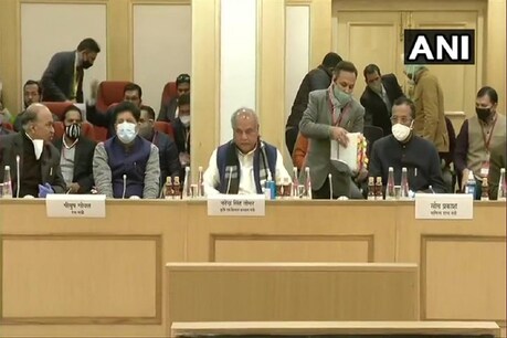केंद्रीय मंत्रियों ने किसानों के साथ 10वें दौर की बैठक की (Photo-ANI)