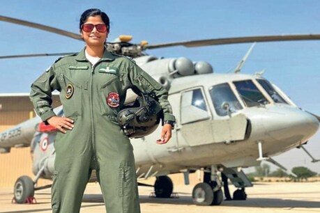 स्वाति ने केरल बाढ़ के दौरान भी अपनी जान जोखिम में डालकर हजारों लोगों को एयरलिफ्ट कर सुरक्षित स्थानों पर पहुंचाया था.