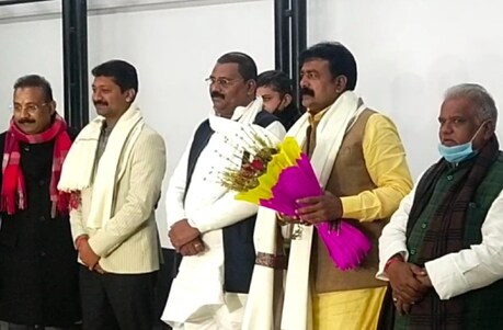 जमा खान ने आज जदयू नेता अशोक चौधरी के आवास पर हुए मिलन समारोह में जदयू में शामिल होने का औपचारिक ऐलान कर दिया.
