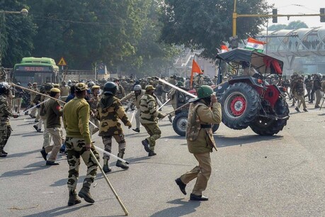 पुलिस ने करवाया किसानों का धरना खत्म(फाइल फोटो)