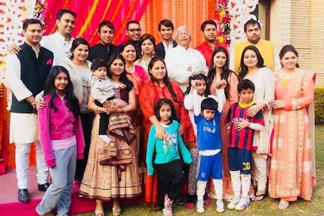 लालू यादव की बेटी ने पिता को याद कर एक भावुक पोस्ट लिखी है और ये तस्वीर शेयर की है. इसमें लालू यादव खिलखिलाते हुए दिखाई दे रहे हैं.