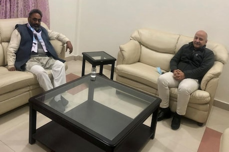दिल्ली के उपमुख्यमंत्री मनीष सिसोदिया उत्तराखंड सरकार से विकास कार्यों को लेकर डिबेट करने देहरादून पहुंचे हैं