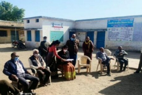 Neemuch News: दूषित पानी पीने से बीमार बच्चों को रामपुरा शासकीय अस्पताल में भर्ती कराया गया.