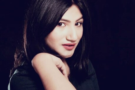 टीवी शो एफआईआर और रामायण में नजर आने वालीं महिका शर्मा (Mahika Sharma) असम के चाय के लिए मशहूर एक छोटे शहर तिनसुकिया से आती हैं.