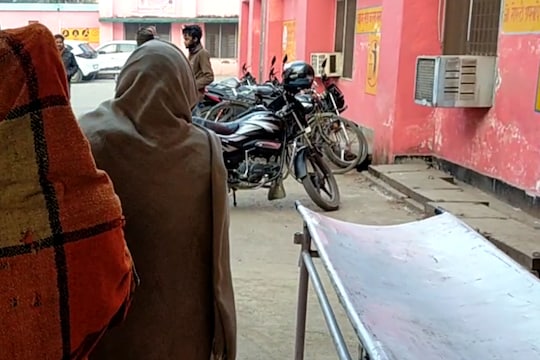 उत्तर प्रदेश के रायबरेली में एक मामा ने रिश्तों को शर्मसार किया है.