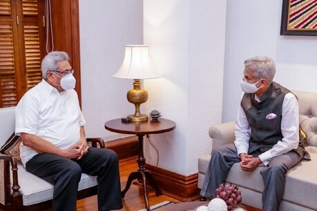 विदेश मंत्री जयशंकर ने राजपक्षे से कहा कि भारत ने अन्य देशों को भारतीय टीके की आपूर्ति करते समय श्रीलंका को प्राथमिकता दिए जाने पर सहमति जताई है. ANI
