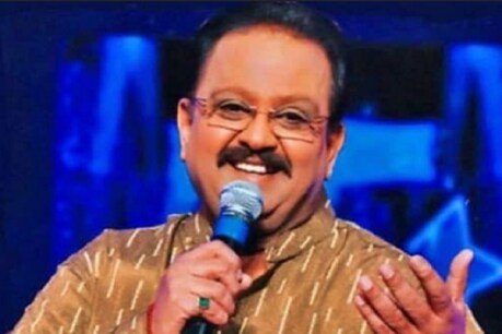 गायक एस पी बालासुब्रह्मण्यम को भारत सरकार ने पद्म विभूषण सम्मान से सम्मानित करने का फैसला किया है.