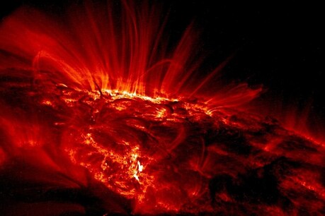 सूर्य (Sun) की सतह पर भूकंप (Quakes) का पहले भी पता चलता रहा था, लेकिन उसके स्रोत के बारे सही जानकारी अब मिली है(प्रतीकात्मक तस्वीर: Pixabay).