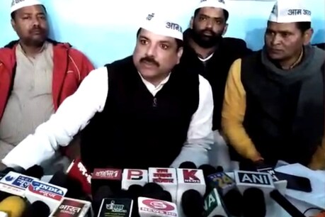 यूपी में सरकारी अस्पतालों की हकीकत जानने वालों को भेजा जाता है जेल