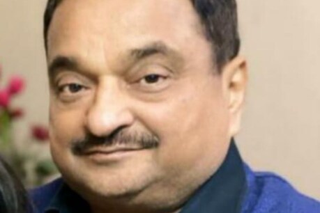 प्रभारी सीएमओ डॉ. हरिनन्दन प्रसाद ने बताया कि बलिया (Ballia) में मुख्य चिकित्सा अधिकारी डॉ. जितेन्द्र पाल की कोरोना रिपोर्ट पॉजिटिव (Corona Positive) आने के बाद उन्हें सांस लेने में दिक्कत आ रही थी.