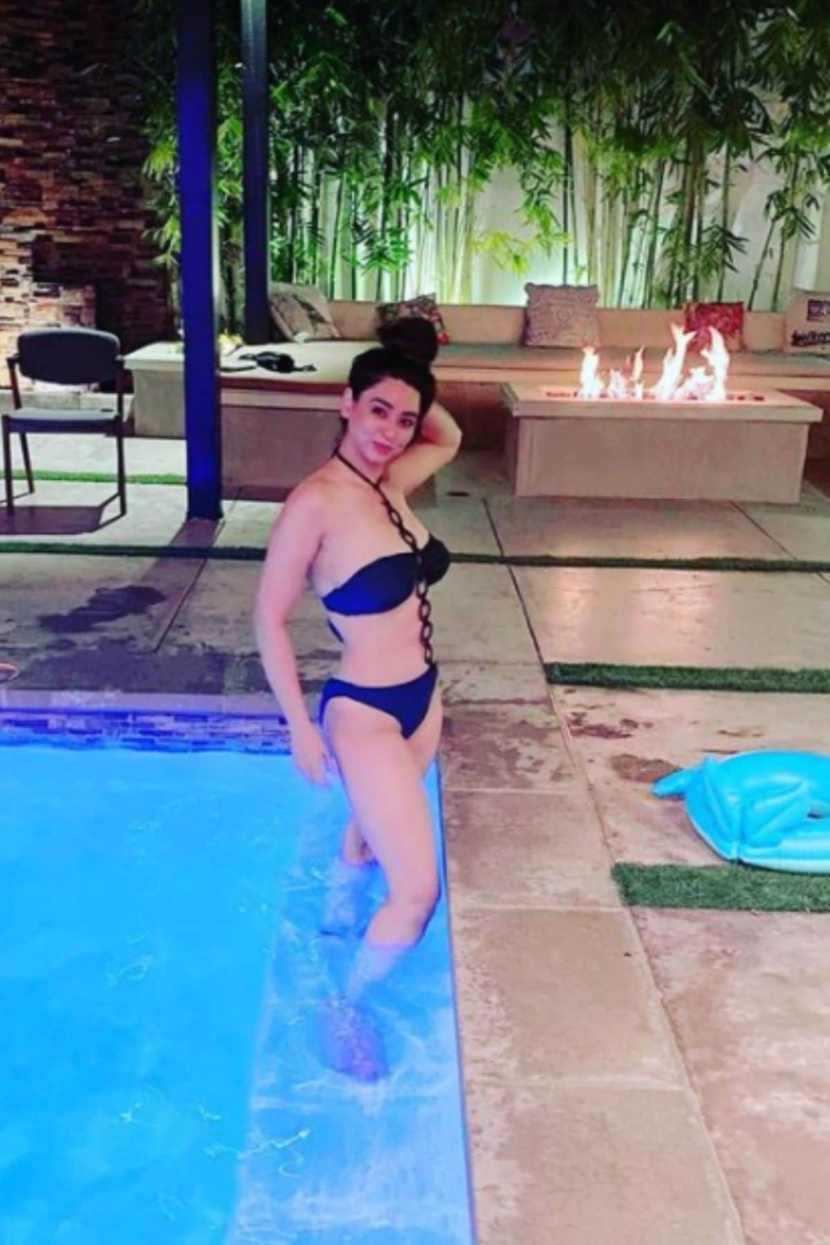 soundarya sharma, soundarya sharma bold pics, Soundarya Sharma Hot Photos, Soundarya Sharma instagram, Soundarya Sharma bikini Photos, bollywood news in hindi, entertainment news in hindi, सौंदर्या शर्मा, news18 hindi