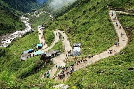 वन विभाग केदारनाथ के पौराणिक पैदल ट्रैकों को नए सिरे से दुरुस्त करने की योजना पर काम कर रहा है.