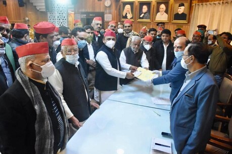 अखिलेश ने बुआ मायावती को दी जन्मदिन की बधाई