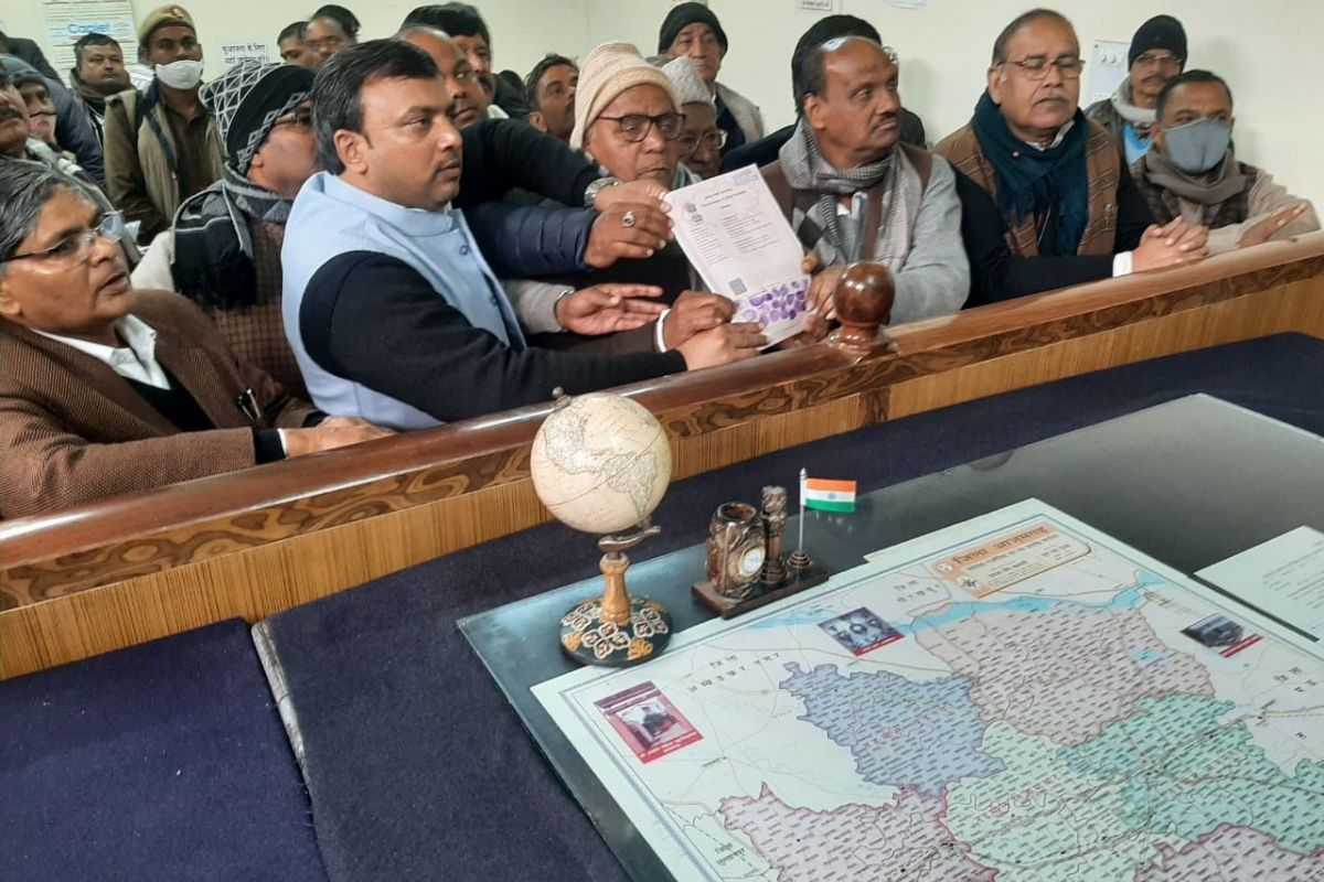 समाजवादी पार्टी के नाम हुई रजिस्ट्री