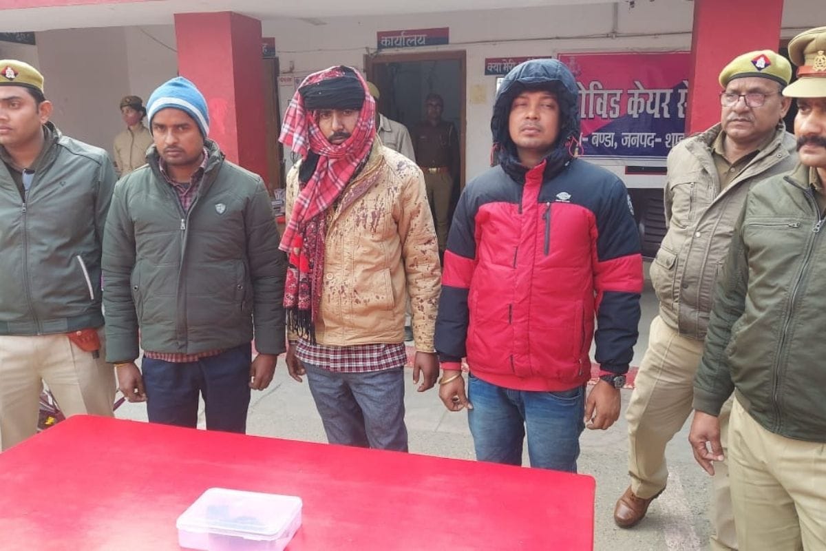 तीन शातिर ठग गिरफ्तार