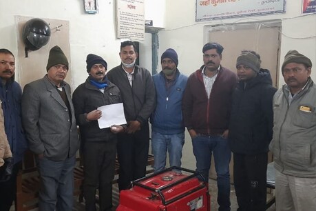 आरपीएफ (RPF) इंस्पेक्टर बरेली सिटी दुर्गेश कुमार का कहना है, सीनियर सेक्शन इंजीनियर तारकेश्वर पाल के खिलाफ रेल एक्ट की धाराओं में मुकदमा दर्ज किया गया है.