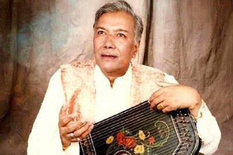 भारतीय शास्त्रीय संगीतकार और पद्म विभूषण से सम्मानित उस्ताद गुलाम मुस्तफा खान का मुंबई में निधन. (Photo- @mangeshkarlata)