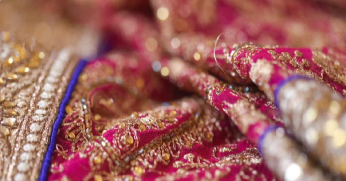 Things to remember before giving wedding lehenga for stitching pra - वेडिंग  लहंगा सिलवाने से पहले रखें इन 5 बातों को ख्‍याल, खूबसूरती में लग जाएंगे चार  चांद – News18 हिंदी
