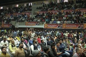 Indore: न मास्क, न सोशल डिस्टेंसिंग, CM शिवराज के बेटे की मौजूदगी में ऐसे हुआ युवा कुंभ