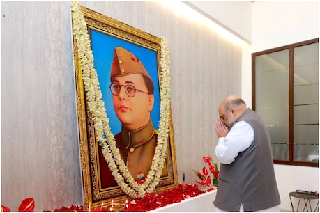 केंद्र सरकार नेता जी के जन्मदिन को 'पराक्रम दिवस' के तौर पर मना रही है.