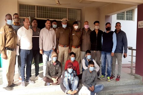 पुलिस गिरफ्त में पांचों हत्यारे