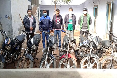 नाबालिग के कब्जे से बरामद की गई बाइक