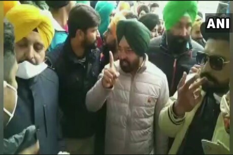 फतेहगढ़ साहेब के बस्सी पठान शहर में 11 जनवरी को अभिनेत्री जान्हवी कपूर की फिल्म की शूटिंग चल रही थी. (फोटो: ANI/Twitter)