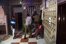 डॉक्टर-इंजीनियर खेल रहे थे जुआ, पुलिस ने हाईप्रोफाइल फड़ पर मारी Raid