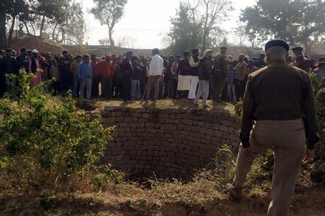 अगवा बच्चे का शव मिलने के बाद ग्रामीणों में पुलिस के प्रति आक्रोश देखा गया