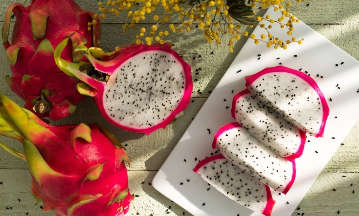 what is dragon fruit, dragon fruit nutrition, dragon fruit smoothie, fruits for winter, ड्रैगन फ्रूट क्या है, ड्रैगन फ्रूट स्मूदी, हेल्दी फ्रूट