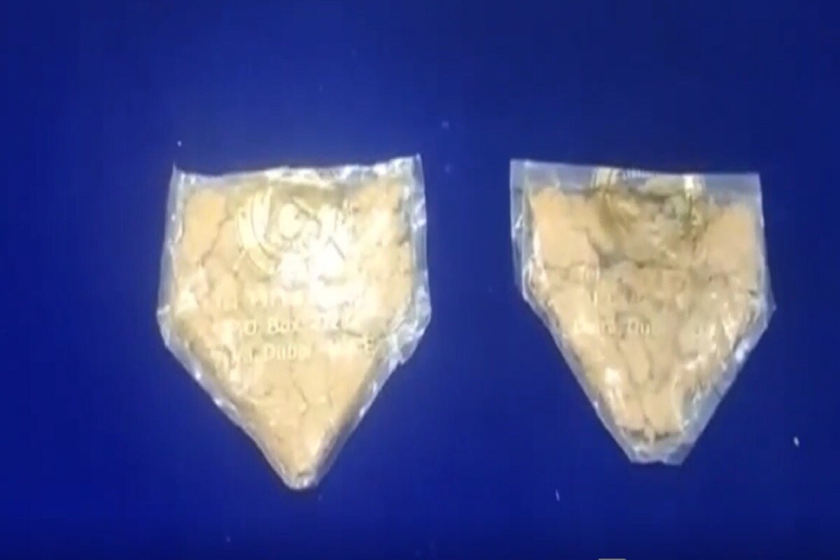 Gold Smuggling, Chennai Airport, Dubai connection, Custom Department, Underwear, Arrest, Gold, चेन्नई एयरपोर्ट, कस्टम विभाग, गिरफ्तार, अंडरवियर, सोना, 31 लाख 87 हजार रुपये, OMG, अंडरवियर में छुपाकर ला रहा था 36 लाख का सोना, जानें इसका दुबई कनेक्शनदोनों यात्री दुबई से चेन्नई एयरपोर्ट आया था.OMG Smuggler hide 36 lakhs gold under his underwear know Dubai connection Chennai airport nodrss
