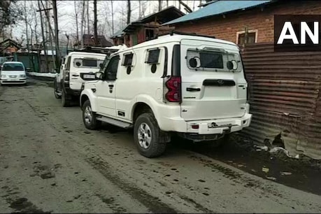 पुलिस और सुरक्षाबलों के जवानों ने अवंतीपोरा के मंडोरा त्राल इलाके में ऑपरेशन को अंजाम दिया है. (फोटो: ANI/Twitter)