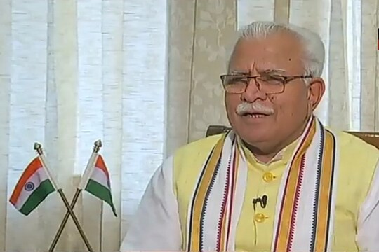 विपक्ष के नेता हुड्डा ने मुख्यमंत्री मनोहर लाल खट्टर के नेतृत्व वाले हरियाणा मंत्रिमंडल के विरुद्ध अविश्वास प्रस्ताव पेश करते हुए सदन में कहा था कि राज्य सरकार ने लोगों का विश्वास खो दिया है.. (फाइल फोटो)
