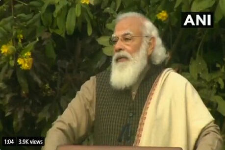 पीएम ने कलाकारों से कहा, जब वे राजपथ पर मार्च करते हैं तो पूरा देश खुशी और गर्व से भर जाता है.