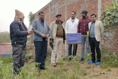 नक्सली कमांडर अभिजीत पर झारखंड सरकार ने 5 लाख का इनाम घोषित कर रखा है.