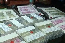 PHOTOS: मेरठ पुलिस ने बरामद किए साढ़े पांच लाख के नकली नोट, चार लोगों को किया गिरफ्तार