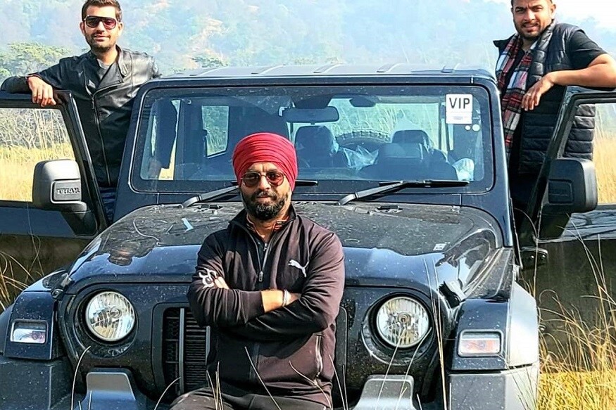 party in corbett, जाहिर सी बात है पर्यटक कोई चोरी छुपे तो घुसा नहीं होगा. पार्क के अधिकारियों की मिलीभगत से ही जंगल में मंगल हुआ होगा.