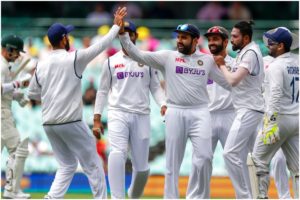  ऑस्ट्रेलिया और भारत सिडनी टेस्ट मैच को ड्रॉ खेलने के बाद विश्व टेस्ट चैंपियनशिप के शीर्ष दो स्थानों पर बने हुए है. भारतीय टीम इस मैच में शानदार प्रदर्शन के कारण डब्ल्यूटीसी अंक तालिका में तीसरे स्थान पर काबिज न्यूजीलैंड से थोड़े अंतर से आगे है. (फोटो-AP)