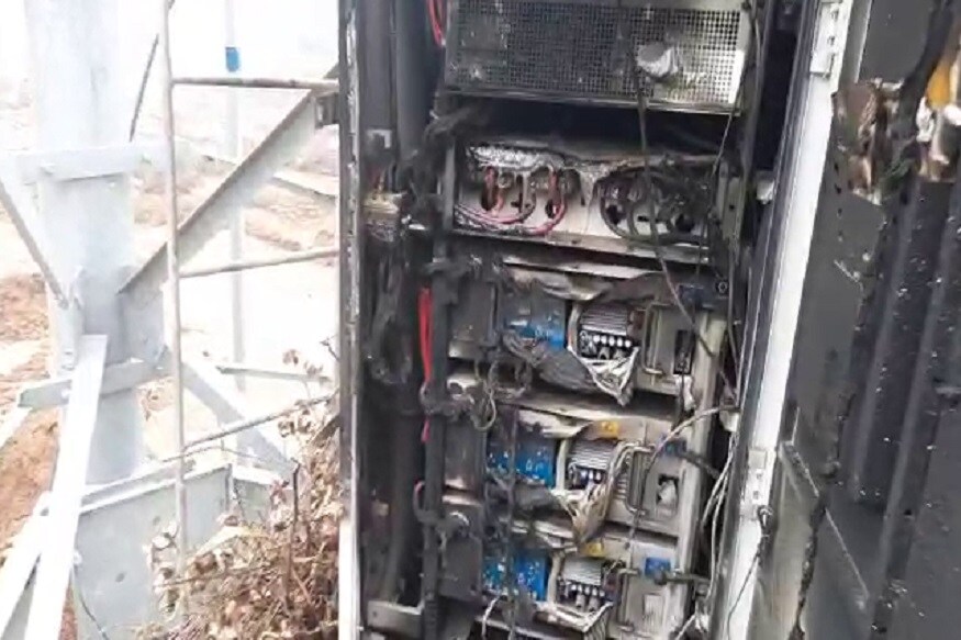 पुलिस ने बताया कि उन्हें कंपनी से फोन आया था कि जींद के एक गांव में मोबाइल टावर में आग लगा दी है. सूचना मिलते ही पुलिस मौके पर पहुंची.