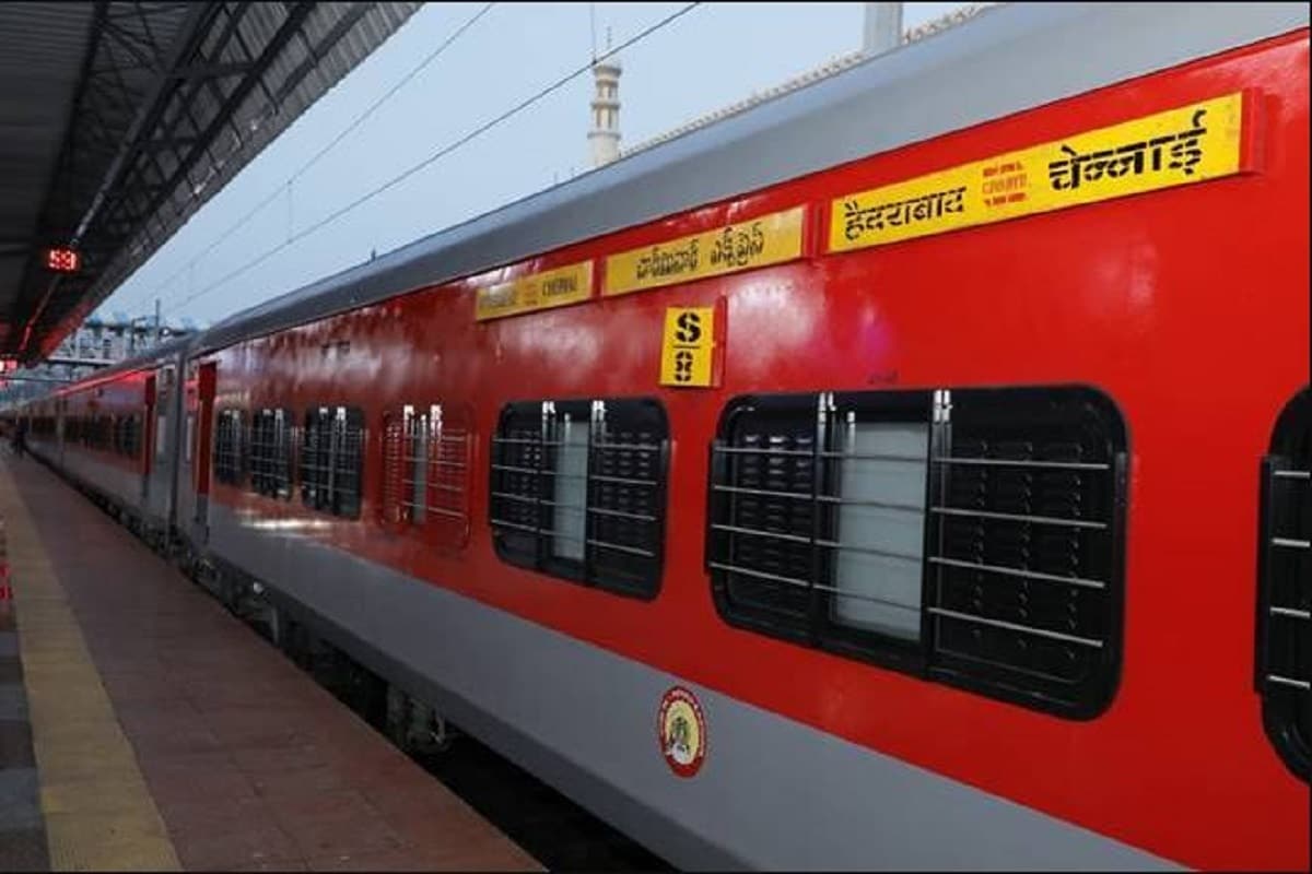 रेलयात्री ध्यान दें! भारतीय रेलवे ने नए साल से ट्रेन में शुरू की ये सुविधा...!