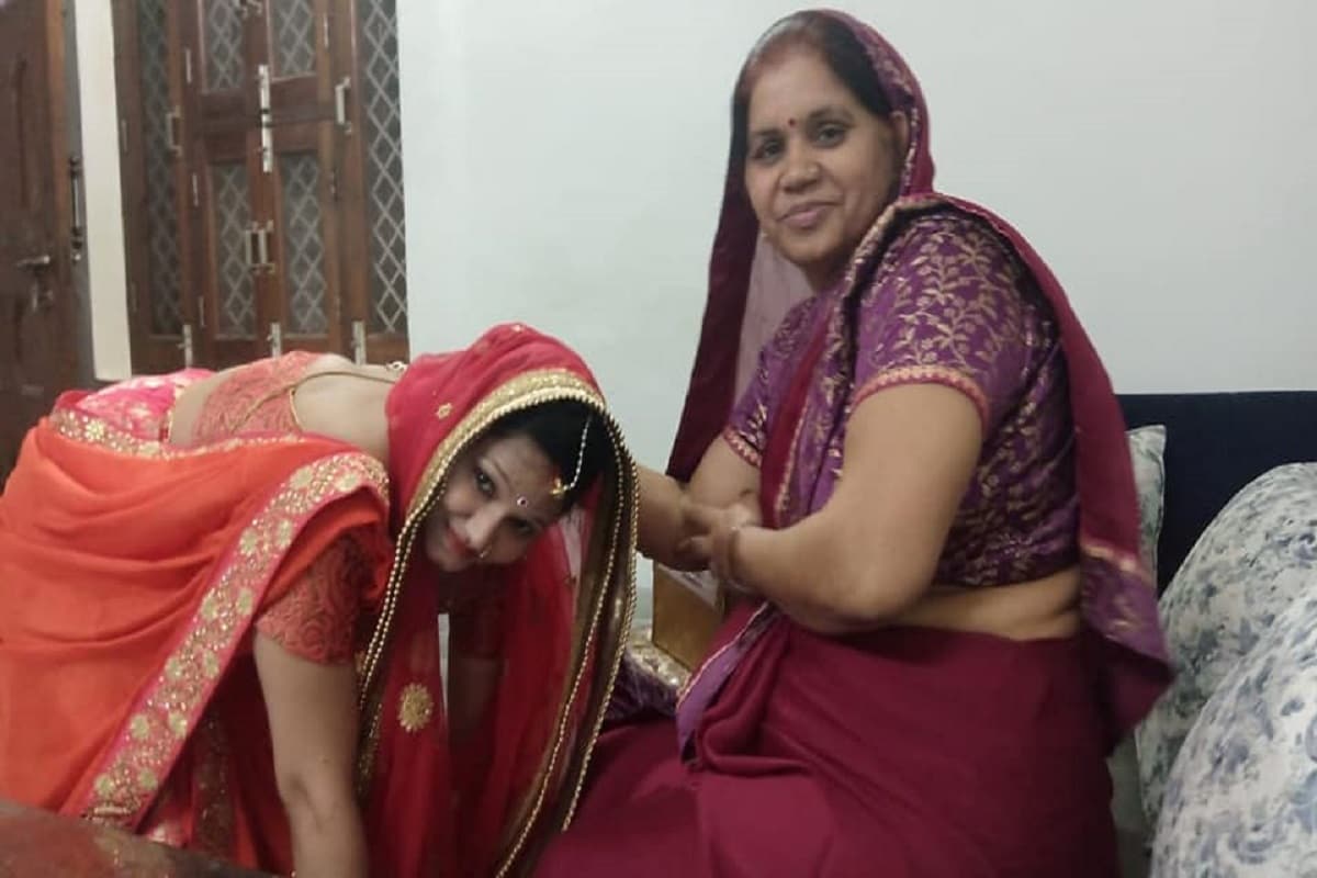 इस दिन बहू के मनाने के बाद सास उसे आर्शीवाद देती है और साल भर की गलतियों को माफ कर देती है..