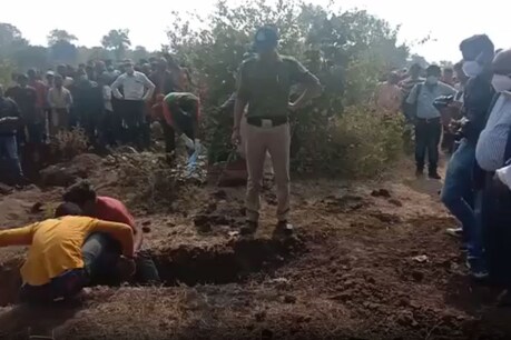 उत्तर प्रदेश के हापुड़ जिले में तीन कब्रें खोदकर सिर निकाल लेने का सनसनीखेज मामला सामने आया है. (फाइल फोटो)