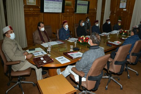 हिमाचल सरकार ने नाइट कर्फ्यू को लेकर बड़ा फैसला लिया है.