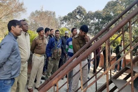 रांची के ग्रामीण एसपी ने बुढ़मू थाने पहुंचकर मामले की छानबीन की.