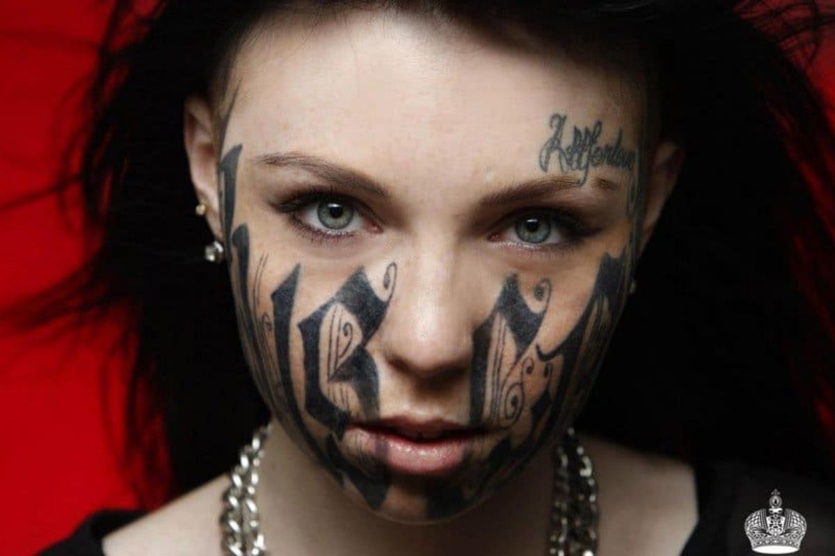 अपन फ स ट ट स फ मस ह ए य 10 ल ग ज न ए इनक ट ट बनव न क क य ह कह न Here Is A List Of 10 People Who Made Tattoo On Their Faces News18 Hindi