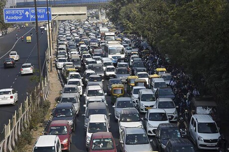 गाजीपुर बार्डर की ओर जाने वाला ट्रैफिक डायवर्ट किया गया- संकेतिक फोटाोो