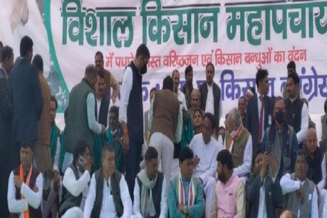कमलनाथ ने यहां दिल्ली कूच की औपचारिक शुरुआत की.