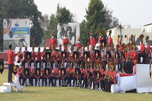 BHOPAL : बीटिंग द रिट्रीट के साथ गणतंत्र दिवस समारोह का समापन. देखिए शानदार तस्वीरें